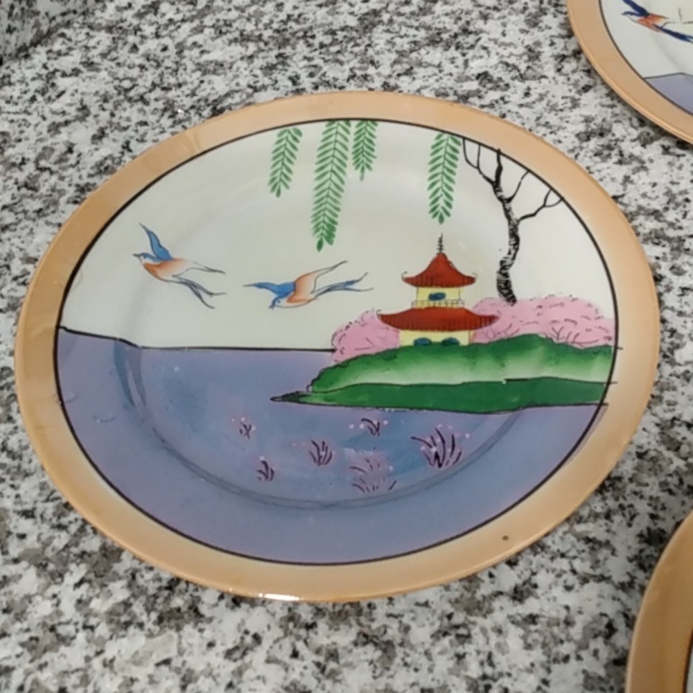 4 Vintage Japanese Gold trimmed plates - Picture 5 of 12
